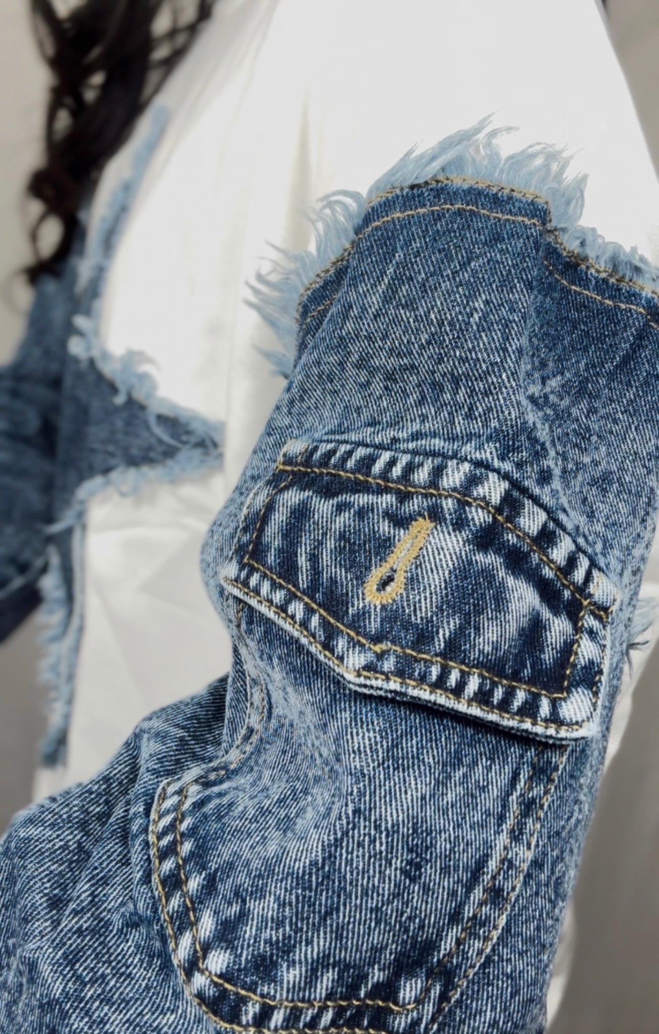 SELENES DENIM STAR SWEATSHIRT